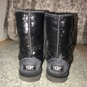 Black sparkly uggs